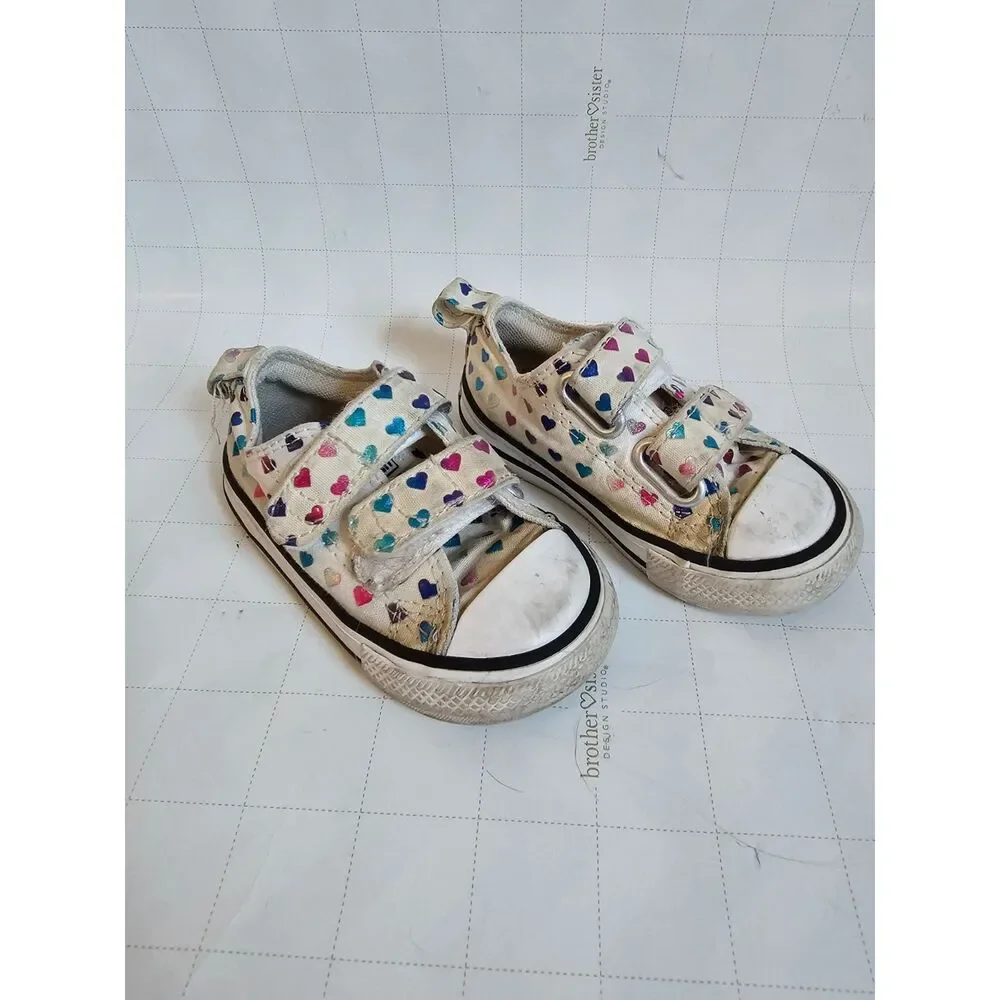 Converse All Star Infant Sneakers – White with Multicolor Hearts – Size 5